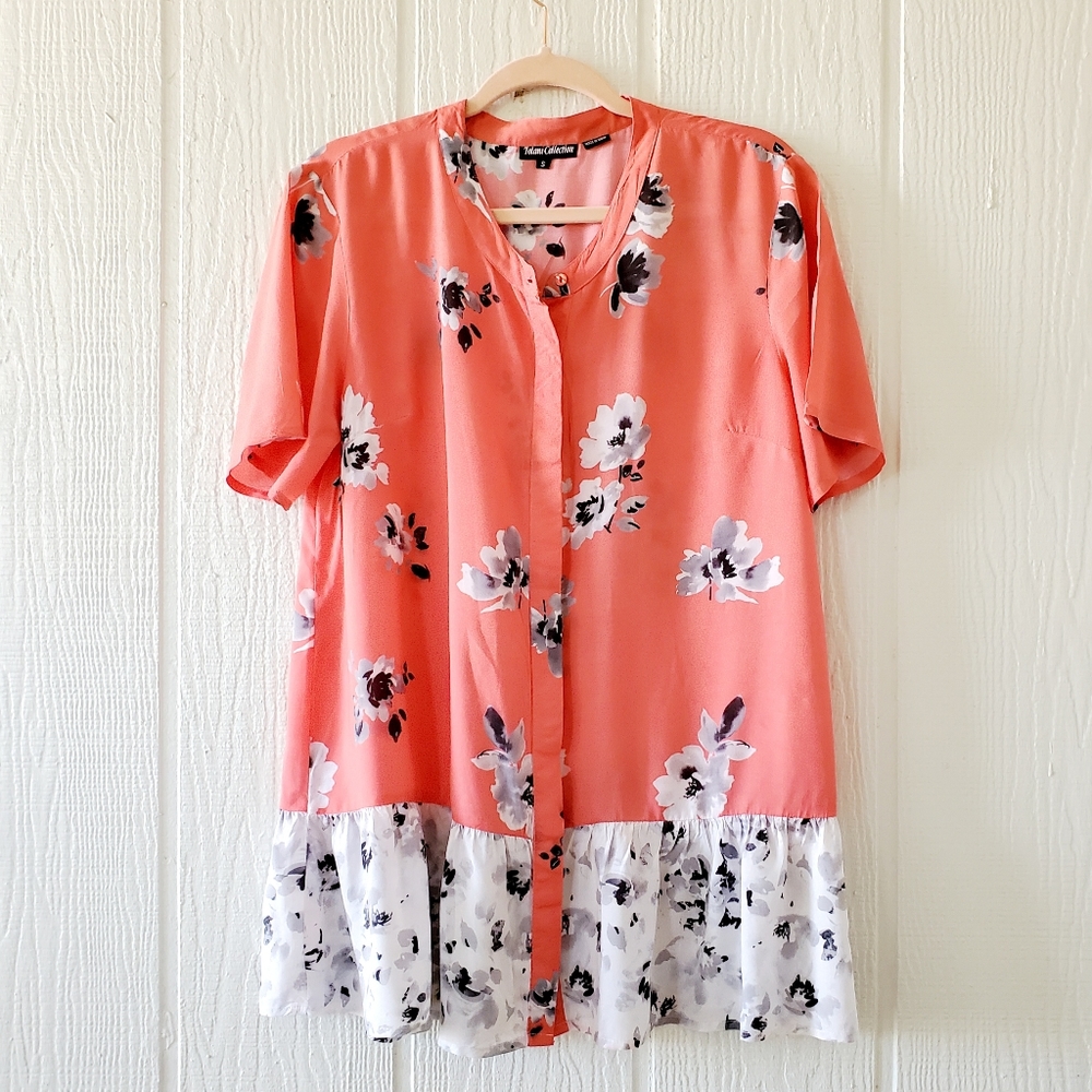 Tolani Collection Bohemian Floral Peplum  Button Down Short Sleeve Peach Small